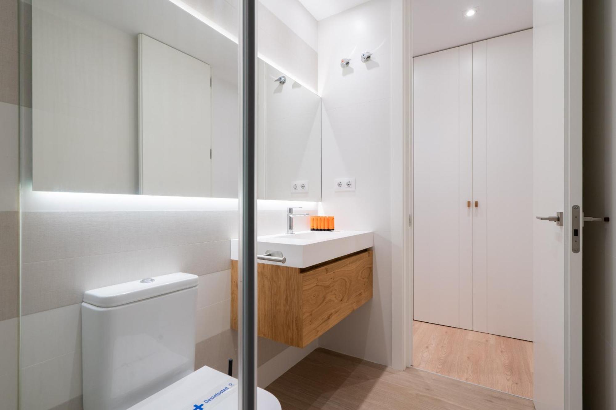 Apartamento Reformado Para 6 Personas En Plena Gran Via Alquiler Temporal 马德里 外观 照片